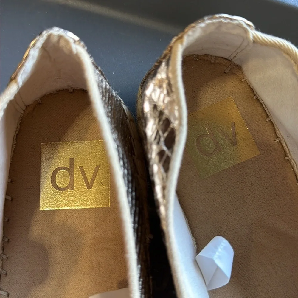 DV by Dolce Vita Tia Gold Snakeskin Espadrille Flats • Size 8 • Unworn